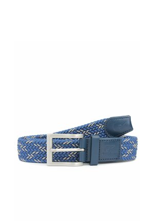 Cintura blu intrecciata con un design a treccia, dotata di una fibbia in metallo argentato e dettagli in pelle. Include fili di colore crema nell'intreccio.