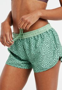 Protest PRTHALIBOT - Shorts da mare - green baygreen