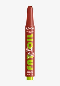 Baume à lèvres brillant NYX dans un design cylindrique, avec un corps brun-rouge et un texte vert et blanc. Le capuchon est d'une couleur vert vif.