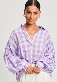 THE FATED VAL OVERSIZE  - Blusa - lavender gingham