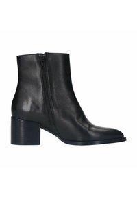 Zwarte leren enkelboot met een ronde neus, zijrits en een getextureerde blokhak. Gladde afwerking met een slanke silhouet.