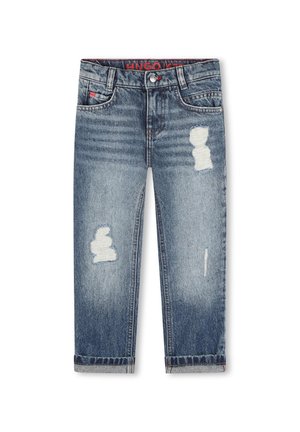 Dziecięce niebieskie dżinsy z denimu z przetarciami na nogawkach i podwiniętymi mankietami, z przednimi kieszeniami i zapięciem na guzik.