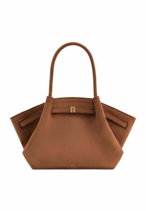 Sac à main en cuir marron avec des côtés structurés et évasés, une anse unique sur le dessus, et un petit fermoir doré sur le rabat avant.