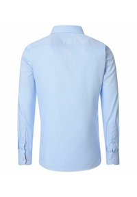 Lichtblauw shirt met lange mouwen en een knoopsluiting kraag, met een subtiele textuur, cuffs met twee knopen en een rechte zoom.