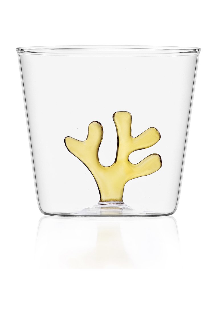 Przezroczysty szklany pojemnik z koralowym, żółtym akcentem u podstawy. Charakteryzuje się nowoczesnym, minimalistycznym designem.