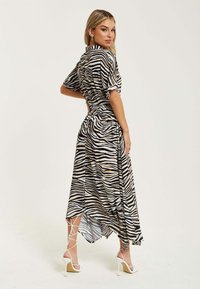 Liquorish ZEBRA PRINT  - Maxi dress - brown