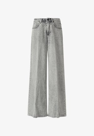 Jean large en denim gris clair, avec une taille haute, un design classique à cinq poches et des coutures contrastantes le long des coutures.