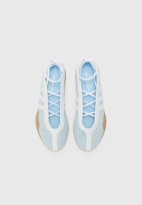 adidas Originals TAEKWONDO MEI BALLET - Baletkurpes ar siksniņu ap potīti - clear sky/footwear white