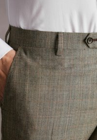 Next SIGNATURE ALFRED REGULAR FIT - Habitbukser - taupe