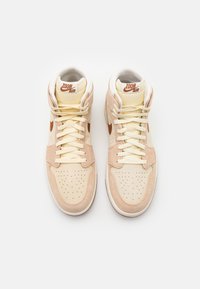Jordan AIR JORDAN 1 ZOOM CMFT 2 beżowy