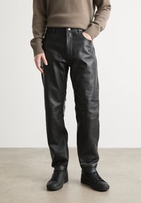 Les Deux RYDER PANTS - Δερμάτινο παντελόνι - black