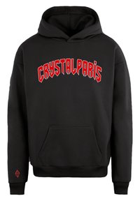 Sudadera negra con bolsillo frontal tipo canguro, que presenta un texto rojo en negrita "CRYSTALPARIS" en forma de arco. Puños y dobladillo acanalados con un detalle del logo en rojo.