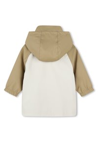 Giacca con cappuccio beige e bianca con maniche raglan, polsi elasticizzati e texture liscia. Senza chiusure visibili, progettata per un uso casual.