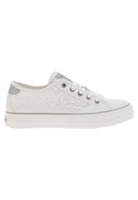 Sneakers bianchi con un design di pizzo testurizzato sul lato, dettagli in pelle liscia, linguetta sul tallone grigia e suola in gomma classica.