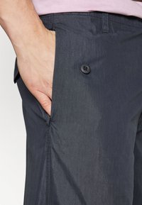 Samsøe Samsøe SAROSS X TROUSERS 15137 - Stoffhose - washed black