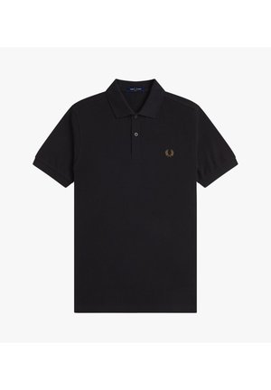Svart pikétröja i bomull med klassisk krage, korta ärmar, knappslå med två knappar och en liten guld broderad logotyp på bröstet.