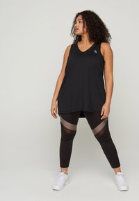 Active by Zizzi TRAININGS MIT V-AUSSCHNITT - Top - black