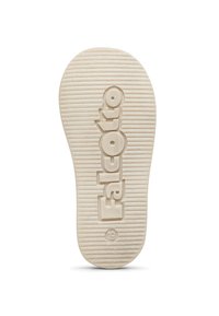 Suola delle scarpe in gomma di colore avorio. Presenta scanalature orizzontali per una migliore aderenza, logo "Falcotto" in rilievo e taglia "19" stampata.