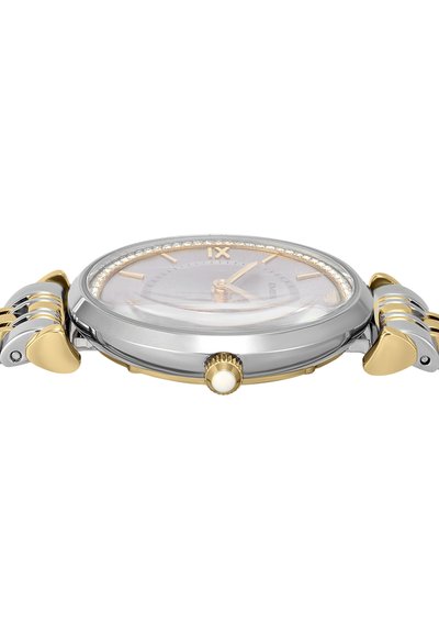 Zegarek dwukolorowy z obudową ze stali nierdzewnej w kolorze srebrnym, złotymi akcentami, teksturowaną szaro-skalową tarczą, bezel z kryształami oraz wyraźną koronką.