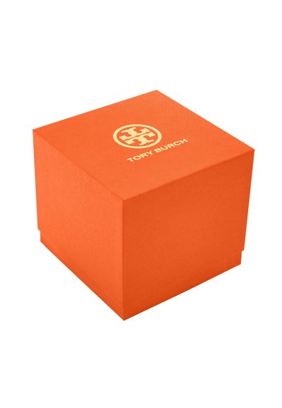 Orange fyrkantig presentask med en texturerad yta, med en gyllene Tory Burch-logotyp på toppen. Designen är enkel och kompakt.