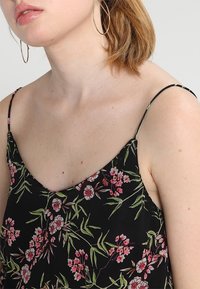 Vero Moda Linne - black