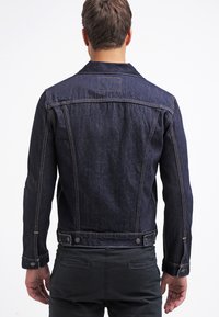 Levi's® THE TRUCKER - Kurtka jeansowa