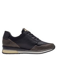 Sneaker nera con tomaia in pelle liscia, dettaglio a trama marrone, particolari testurizzati e una intersuola bianca a contrasto con battistrada nero.