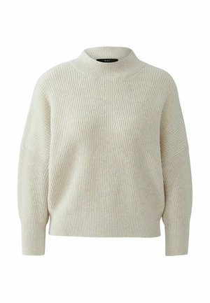 Crème-kleurige, geribbelde gebreide trui met een hoge hals en verlaagde schouders. Zachte textuur, ontspannen pasvorm en subtiele verticale patroon details.