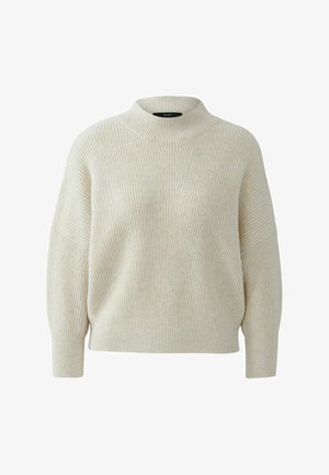 Cremfarbener, gerippter Strickpullover mit hohem Kragen und überschnittenen Schultern. Weiche Textur, lässige Passform und dezentes vertikales Muster.