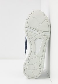 Thumbnail Image 7