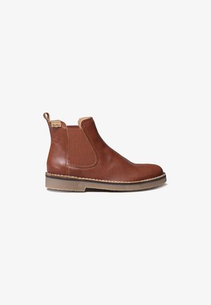 Bruine leren Chelsea-boot met elastische zijpanelen, textuurafwerking, ronde neus en een contrasterende lichtgekleurde zool.