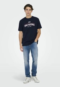 Only & Sons Camiseta estampada - navy blazer