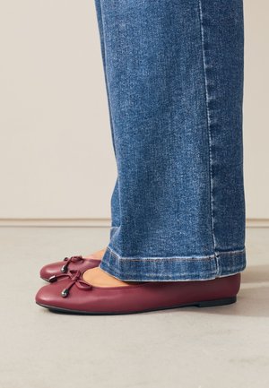 FOREVER COMFORT ROUND TOE - REGULAR FIT - Balerínky - new dark red