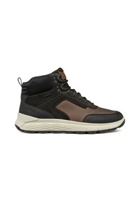 Botas de senderismo que combinan cuero negro y gamuza marrón. Diseño de media caña con una suela de goma texturizada y cierre con cordones.