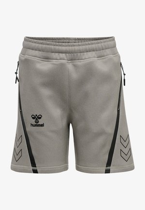 Graue Sportshorts aus strukturiertem Material, mit elastischem Bund, seitlichen Taschen und schwarzen Chevron-Akzenten. Enthält das Markenlogo in Schwarz.