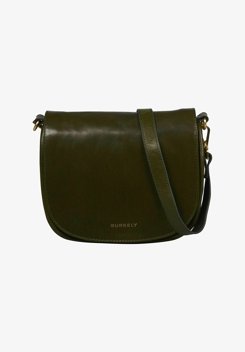 Borsa a tracolla in pelle verde scuro con pattina curva, tracolla regolabile, hardware color oro e logo del marchio impresso sul davanti.