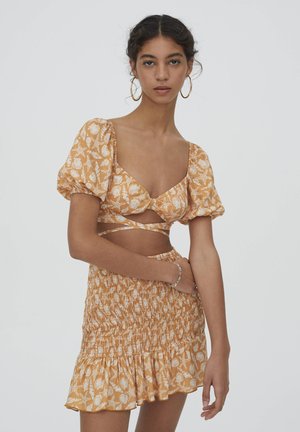 Top - orange