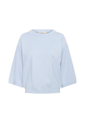 Svijetlo plava dukserica sa teksturiranim uzorkom, širokim rukavima i okruglim izrezom. Izrađena od mekog materijala s opuštenim krojem.