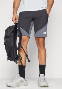 The North Face CIRCADIAN ALPINE  - Outdoor shorts - black/asphalt grey