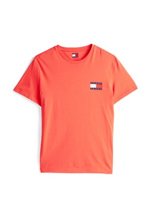 Tommy Jeans SLIM ESSENTIAL FLAG TEE - Print T-shirt - bright vermillion