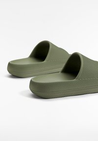 OYSHO Badsandal - khaki