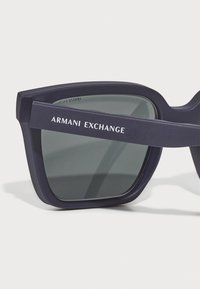 Armani Exchange Ochelari de soare - matte dark blue