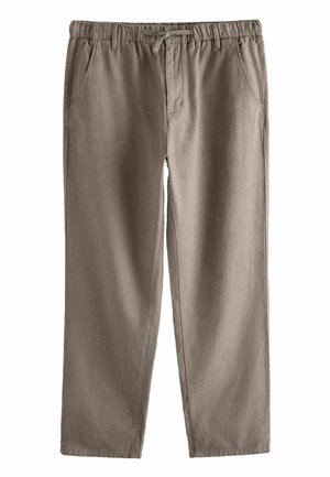 Braune Freizeithose mit elastischem Bund, Fronttaschen und Kordelzug, flach auf weißem Hintergrund liegend.