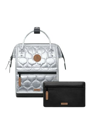 Tagesrucksack - silver