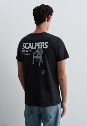 Scalpers, SCALPERS SCSEASON CHAIR TEE - Camiseta estampada - anthracite
