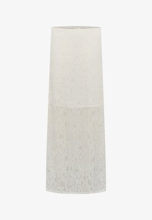 Balta, cilindriskas formas mežģīņu lampas spuldzes vāks ar ziedu rakstu, caurspīdīgu tekstūru un gludu augšējo malu. Atbalsta standarta spuldzes fiksatoru.