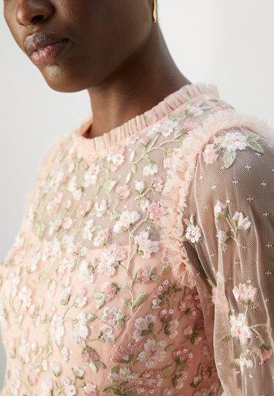 Needle & Thread POSY ROUND NECK GOWN - Svečana odjeća - faded coral