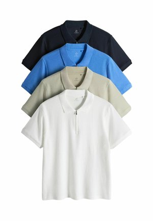 Négy rövid ujjú galléros póló ing elöl cipzárral, fehér, világosszürke, kék és fekete színekben egymásra halmozva.