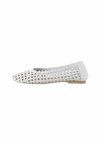 REGULAR FIT-FOREVER COMFORT WEAVE - Balerinos stiliaus laivutės - white
