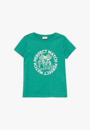 Groen T-shirt met korte mouwen en een witte afbeelding van twee honden die tennisrackets vasthouden, omringd door de tekst "PERFECT MATCH".
